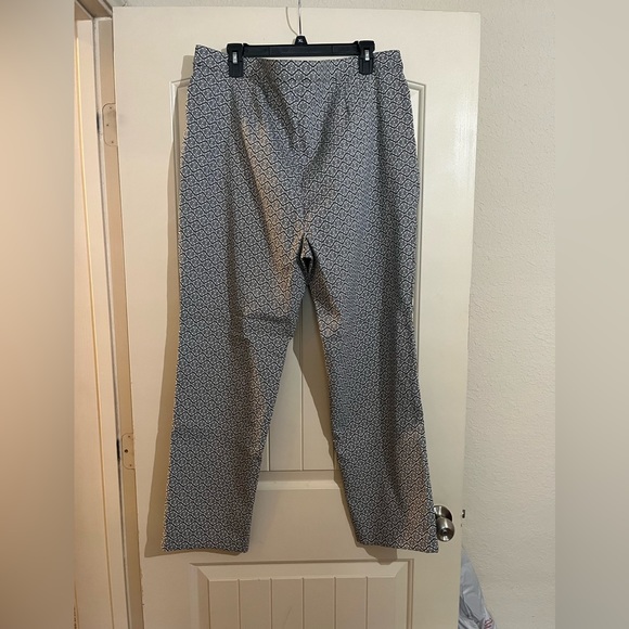 89th & Madison Black & White Patterned Women’s Pants - Picture 2 of 2